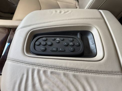 Used 2015 Cadillac Escalade ESV Premium AWD/4WD image 38