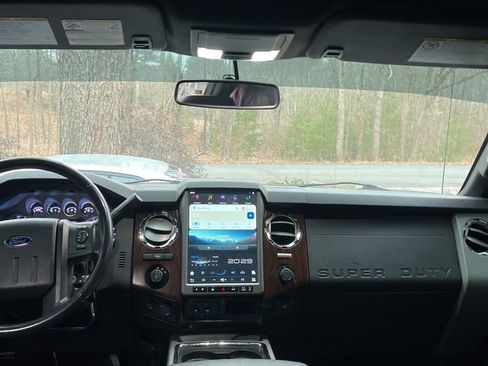 Used 2016 Ford F250 Lariat w/ Lariat Ultimate Package image 7