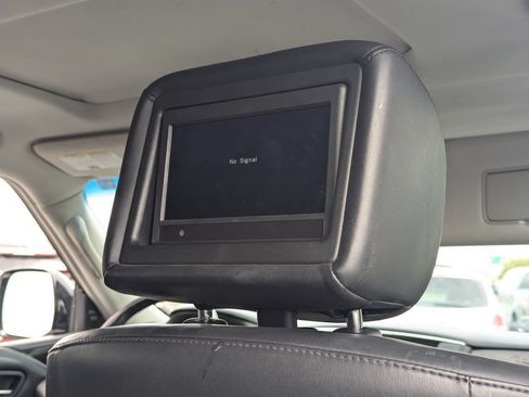 Used 2014 INFINITI QX80 4WD w/ Deluxe Touring Package image 34