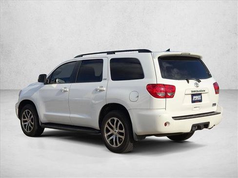Used 2017 Toyota Sequoia SR5 w/ Premium Package RWD image 7