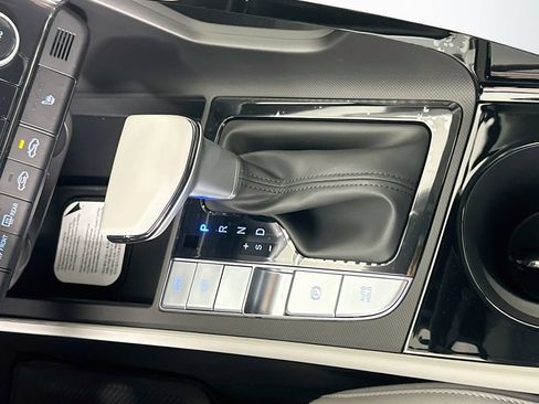 New 2026 Hyundai Elantra Limited FWD image 15