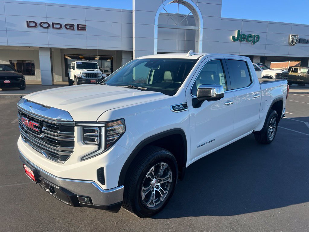 Used 2025 GMC Sierra 1500 SLT AWD/4WD image 4