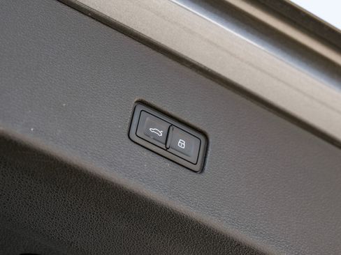 Used 2020 Audi Q8 Premium Plus image 51