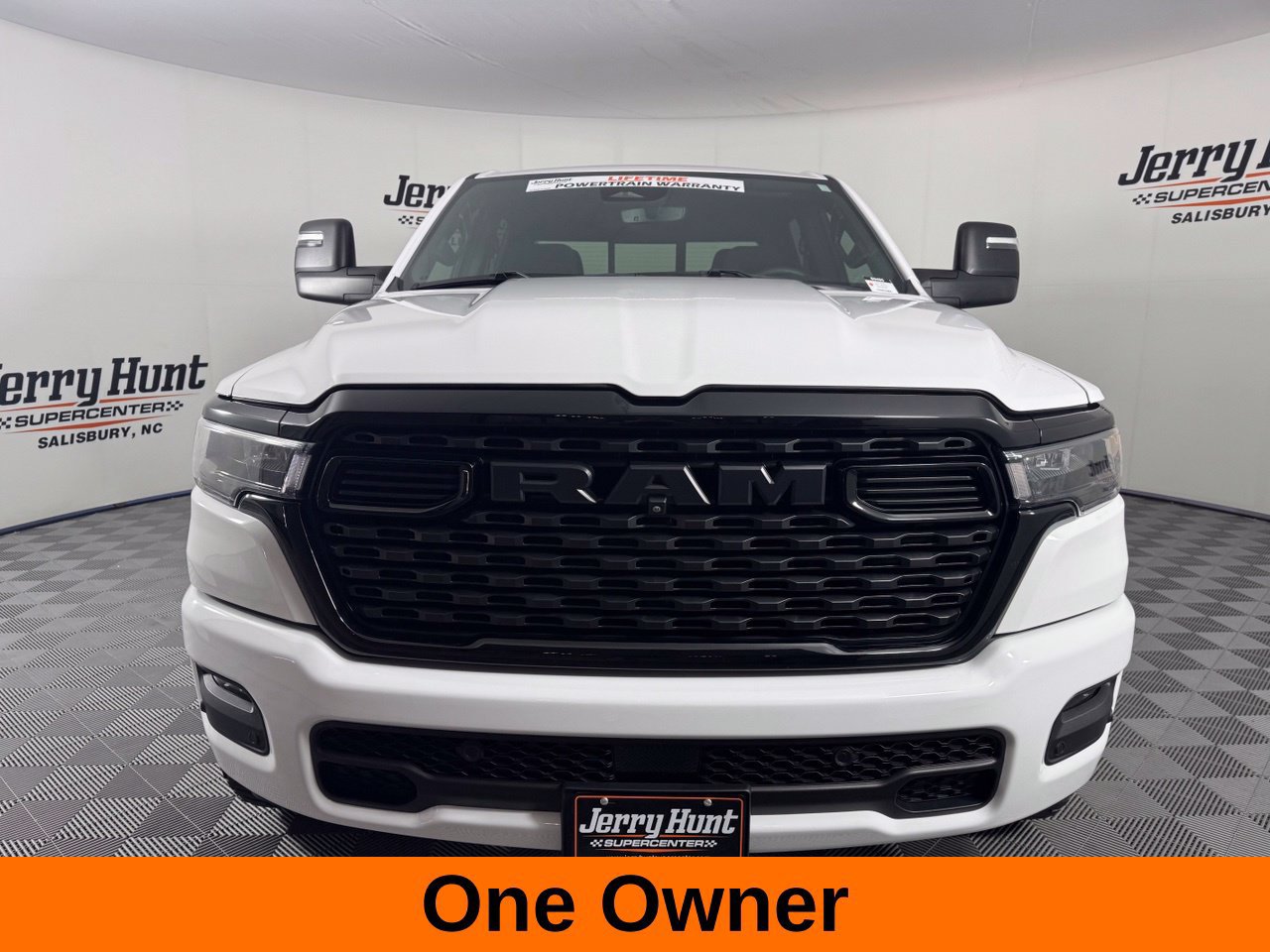 Used 2025 RAM 1500 Big Horn AWD/4WD image 4
