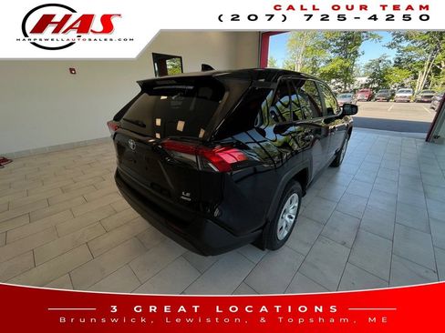 Used 2024 Toyota RAV4 LE AWD/4WD image 6