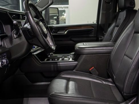 Used 2024 GMC Sierra 3500 Denali w/ Denali Reserve Package image 15