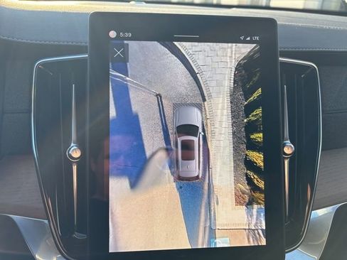 Used 2025 Volvo XC90 B6 Plus image 25