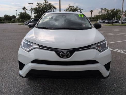 Used 2017 Toyota RAV4 LE FWD image 9