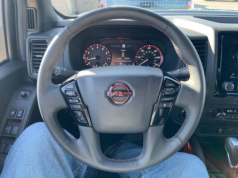 Used 2023 Nissan Frontier PRO-4X w/ Technology Package AWD/4WD image 18