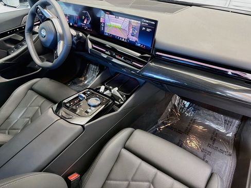 Used 2025 BMW 530i RWD image 11