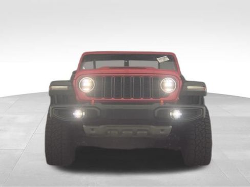 Used 2024 Jeep Gladiator Mojave w/ Convenience Group image 2