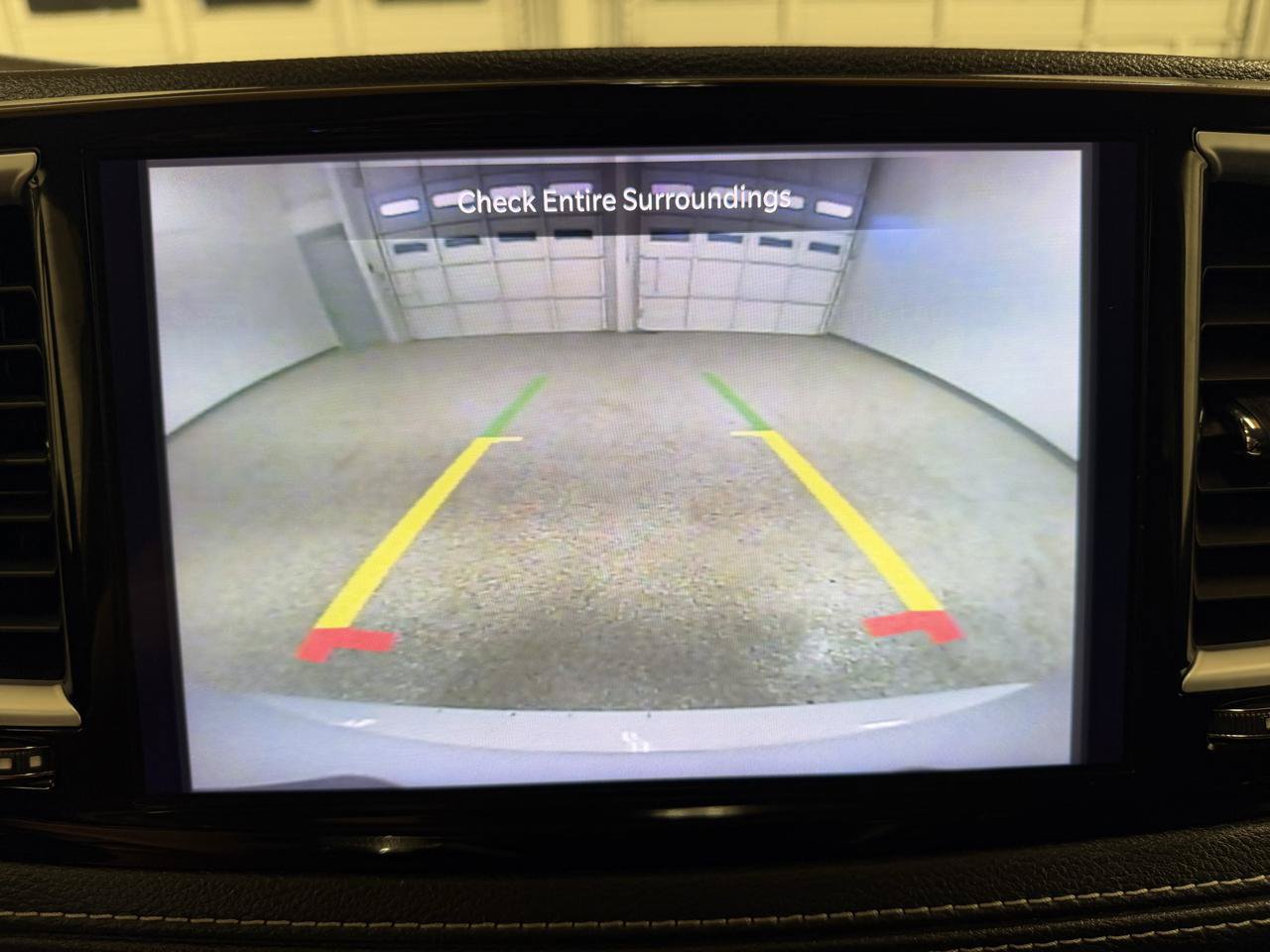Used 2023 Chrysler Pacifica Limited FWD image 18
