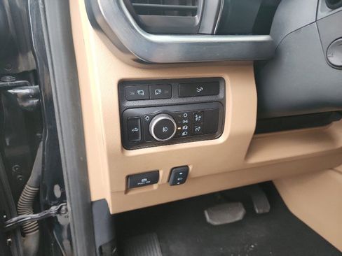 Used 2023 Ford F350 Lariat w/ Lariat Ultimate Package image 11