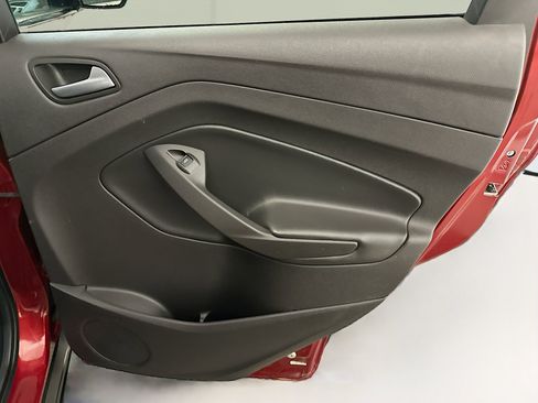 Used 2018 Ford Escape SE image 30