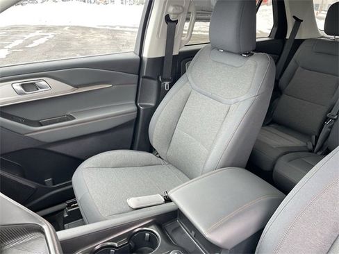 Used 2025 Ford Explorer Active image 25