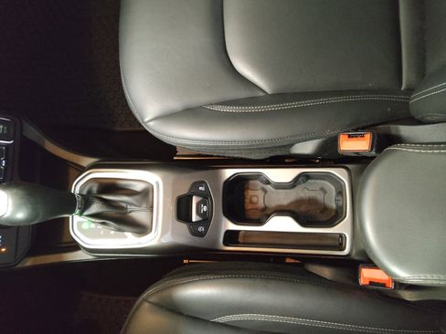 Used 2022 Jeep Renegade Limited AWD/4WD image 26