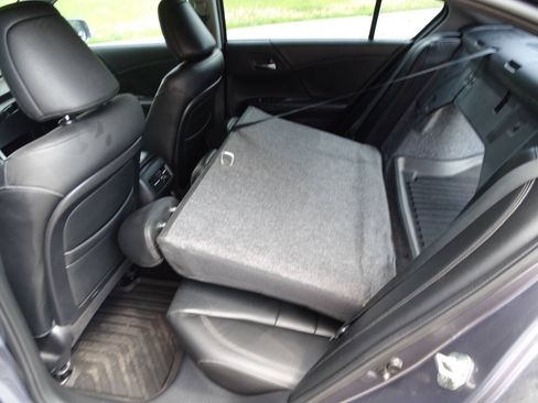 Used 2014 Honda Accord Touring image 35