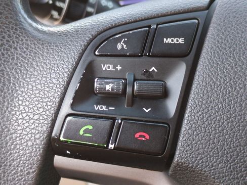 Used 2022 Hyundai Tucson Limited image 28