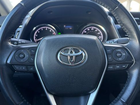 Used 2018 Toyota Camry SE w/ Moonroof Package FWD image 24