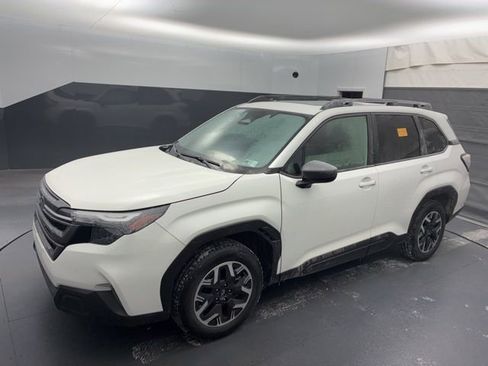 Used 2025 Subaru Forester Premium image 1