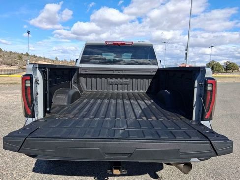 Used 2025 GMC Sierra 2500 AT4 image 14
