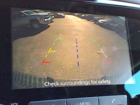 Used 2024 Nissan Titan SV w/ SV Convenience Package image 19