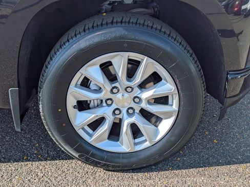 Used 2020 Chevrolet Silverado 1500 Custom w/ Custom Value Package RWD image 9