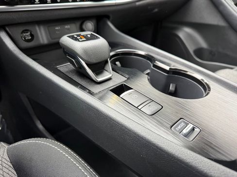 Certified 2025 Nissan Rogue SV image 20