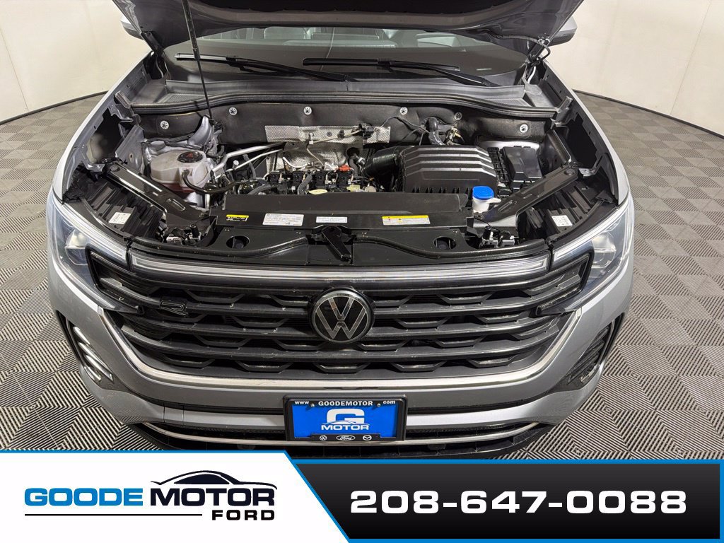 Used 2024 Volkswagen Atlas Cross Sport SEL R-Line AWD/4WD image 25