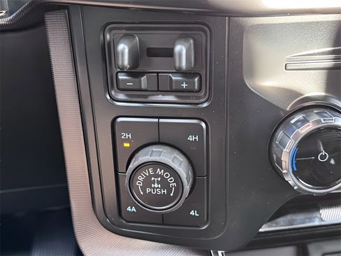 New 2025 Ford F150 Platinum w/ FX4 Off-Road Package image 19