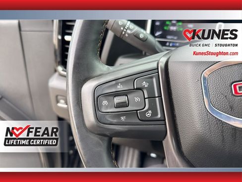 Used 2025 GMC Sierra 2500 AT4 image 27