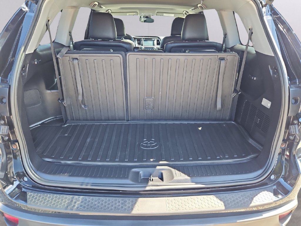 Used 2019 Toyota Highlander SE AWD/4WD image 36
