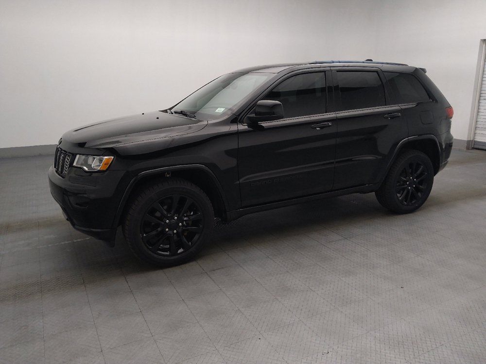 Used 2020 Jeep Grand Cherokee Altitude AWD/4WD image 2