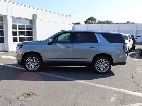 Used 2025 Chevrolet Tahoe Premier AWD/4WD image 7