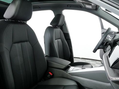 Certified 2025 Audi Q5 Premium w/ Convenience Package image 22