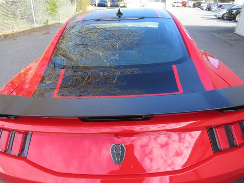 Used 2025 Ford Mustang Dark Horse image 15