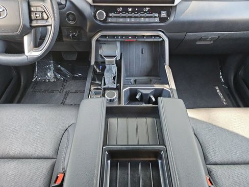 Used 2025 Toyota Tundra SR5 w/ SR5 Premium Package AWD/4WD image 32