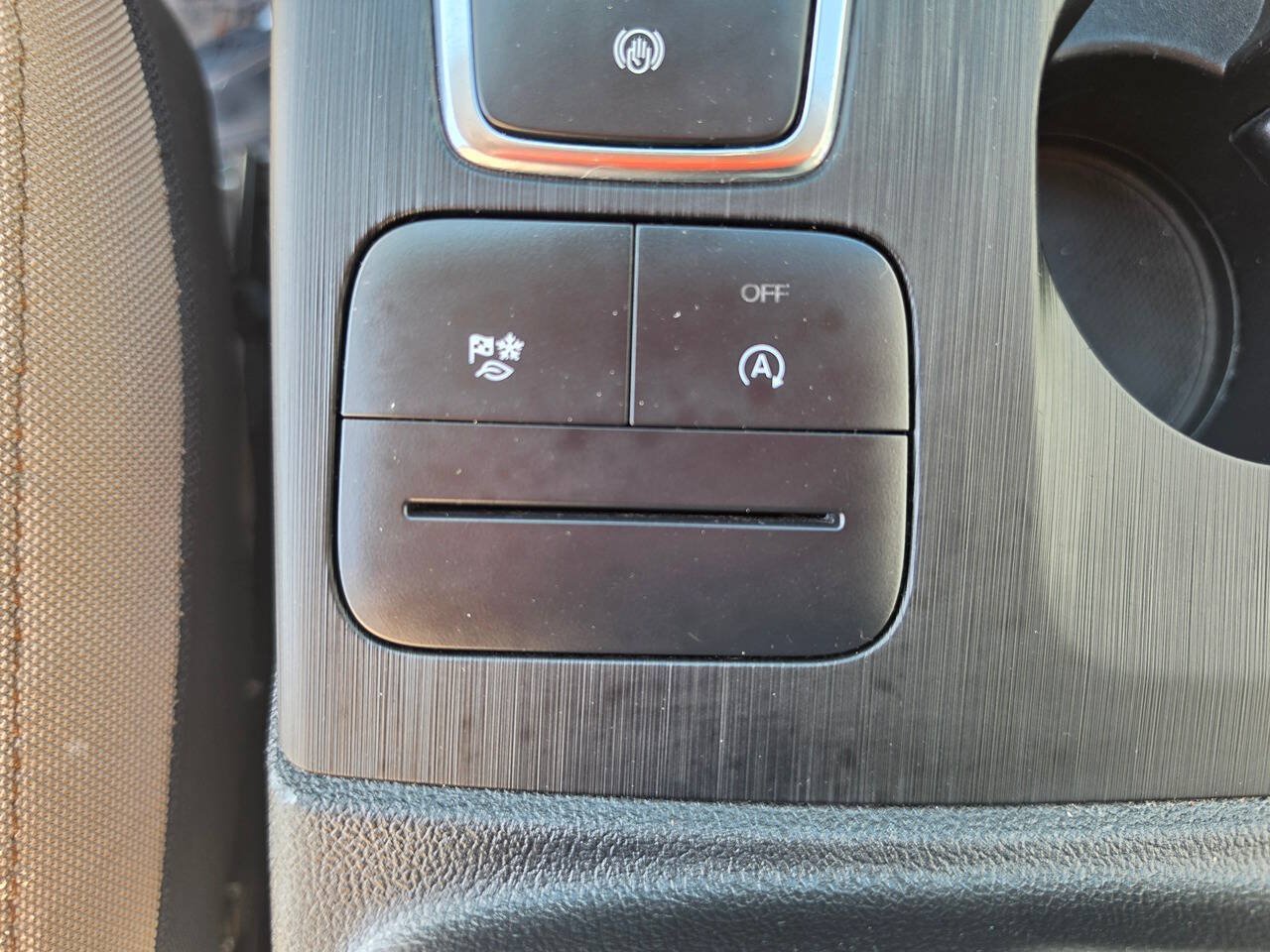 Used 2020 Ford Escape SE FWD image 40