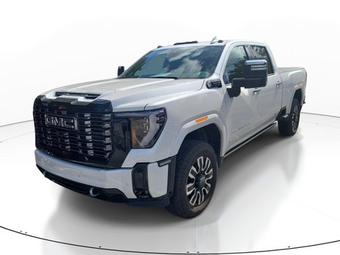 Used 2025 GMC Sierra 2500 Denali Ultimate AWD/4WD image 3