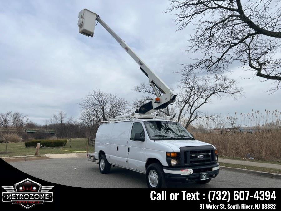 Used 2014 Ford E-350 and Econoline 350 Super Duty w/ Power Group RWD image 15