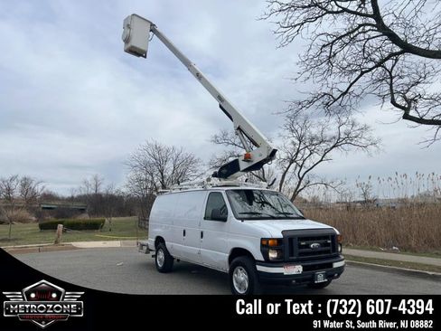 Used 2014 Ford E-350 and Econoline 350 Super Duty w/ Power Group RWD image 15