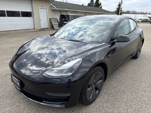 Used 2023 Tesla Model 3 Standard Range image 15