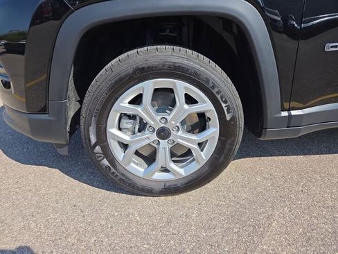 Used 2025 Jeep Compass Latitude w/ Sun & Sound Group image 41