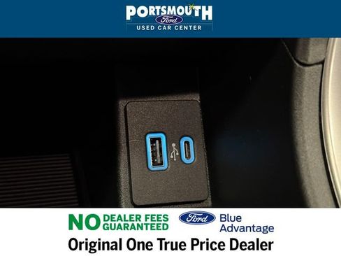 Used 2024 Ford Edge SE w/ Black Appearance Package image 11