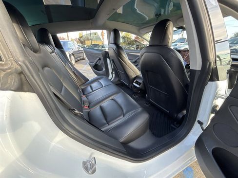 Used 2022 Tesla Model 3 Long Range AWD/4WD image 12