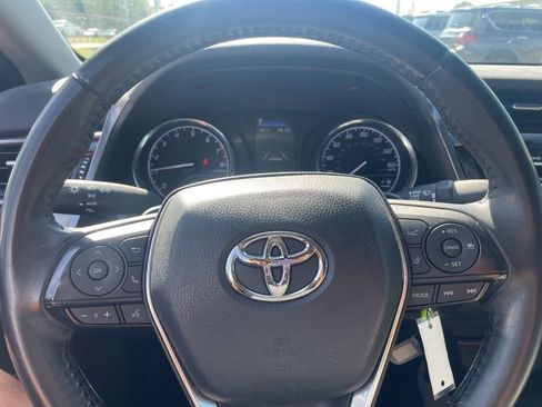 Used 2019 Toyota Camry SE FWD image 23