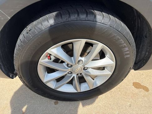 Used 2017 Kia Sorento FWD w/ LX Convenience Package image 10