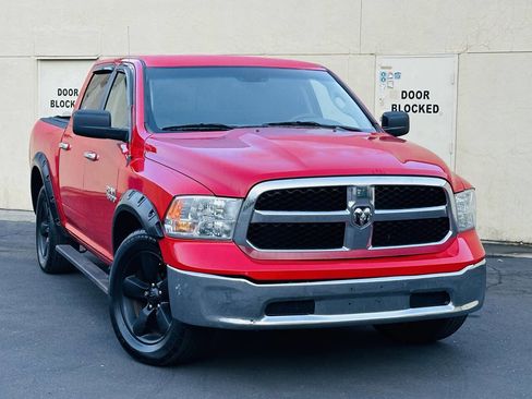 Used 2018 RAM 1500 Classic SLT image 1