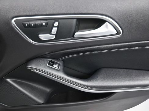 Used 2020 Mercedes-Benz GLA 250 4MATIC image 41