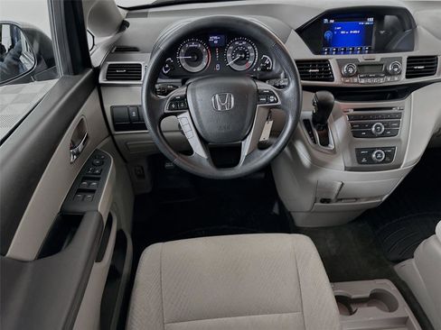 Used 2015 Honda Odyssey LX image 22